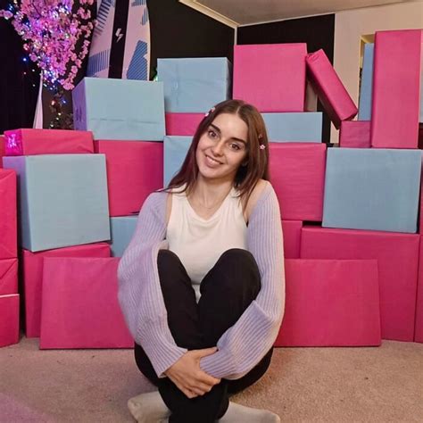 Loserfruit YouTuber, Bio, Wiki, Age, Height, Family,。